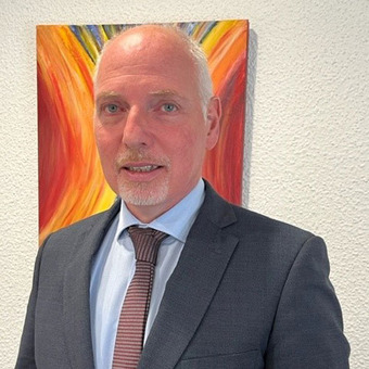 Portraitaufnahme von Ralf Dördelmann, Hoteldirektor des Best Western Premier Parkhotel Bad Mergentheim